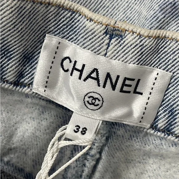 ❌sold❌🚩steal Authentic CHANEL Light Blue Flare Jeans with Animal Print - Picture 4 of 8